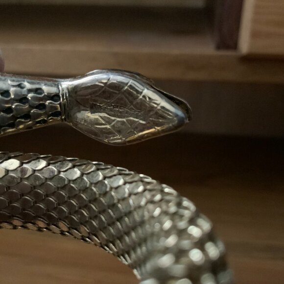 VINTAGE WHITING & DAVIS GOLD SNAKE MESH BRACELET - Picture 8 of 8